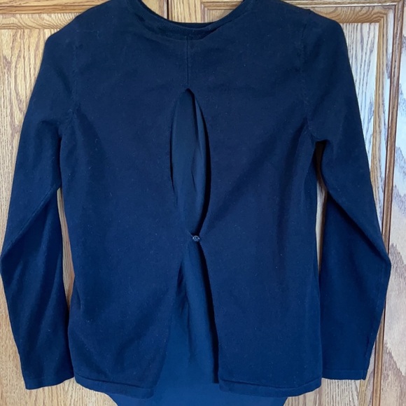 Alfred Sung ladies beautiful top size XS. - Picture 3 of 3